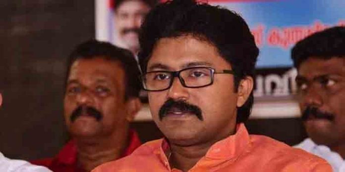 എല്ദോസ് കുന്നപ്പിള്ളിയും അഭിഭാഷകനും മര്ദ്ദിച്ചു ; റോഡില് ഉപേക്ഷിച്ചു ; യുവതിയുടെ മൊഴി പുറത്ത് എല്ദോസ് കുന്നപ്പിള്ളിയും അഭിഭാഷകനും മര്ദ്ദിച്ചു ; റോഡില് ഉപേക്ഷിച്ചു ; യുവതിയുടെ മൊഴി പുറത്ത്