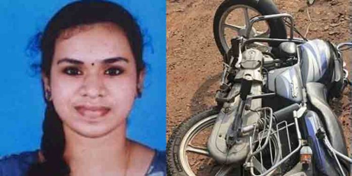 കണ്ടയ്നര് ലോറി ബൈക്കിലിടിച്ച് ബൈക്ക് യാത്രക്കാരായ അച്ഛനും മകളും മരിച്ചു കണ്ടയ്നര് ലോറി ബൈക്കിലിടിച്ച് ബൈക്ക് യാത്രക്കാരായ അച്ഛനും മകളും മരിച്ചു