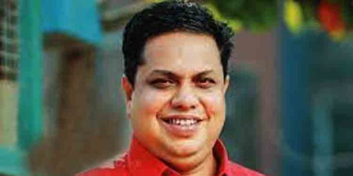 ‘ചവിട്ടിയത് ഞാനല്ലല്ലോ’ ; കാറിൽ ചാരിനിന്ന ബാലനെ തൊഴിച്ച് തെറിപ്പിച്ച സംഭവത്തിൽ പ്രതികരിച്ച് സ്പീക്കർ എ എൻ ഷംസീർ ‘ചവിട്ടിയത് ഞാനല്ലല്ലോ’ ; കാറിൽ ചാരിനിന്ന ബാലനെ തൊഴിച്ച് തെറിപ്പിച്ച സംഭവത്തിൽ പ്രതികരിച്ച് സ്പീക്കർ എ എൻ ഷംസീർ