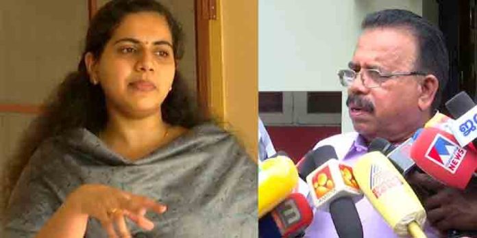 തിരുവനന്തപുരം മേയറുടെ പേരിലുള്ള കത്ത് വ്യാജമാണോയെന്ന് ഇപ്പോള് സ്ഥിരീകരിക്കാനാവില്ലെന്ന് സിപിഎം തിരുവനന്തപുരം മേയറുടെ പേരിലുള്ള കത്ത് വ്യാജമാണോയെന്ന് ഇപ്പോള് സ്ഥിരീകരിക്കാനാവില്ലെന്ന് സിപിഎം