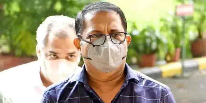 മുൻ എംഎൽഎയും മുസ്ലിം ലീഗ് നേതാവുമായ കെ എം ഷാജി തെരഞ്ഞെടുപ്പ് കമ്മീഷന്റെ ചട്ടങ്ങൾ ലംഘിച്ചെന്ന് വിജിലൻസ് റിപ്പോർട്ട് മുൻ എംഎൽഎയും മുസ്ലിം ലീഗ് നേതാവുമായ കെ എം ഷാജി തെരഞ്ഞെടുപ്പ് കമ്മീഷന്റെ ചട്ടങ്ങൾ ലംഘിച്ചെന്ന് വിജിലൻസ് റിപ്പോർട്ട്