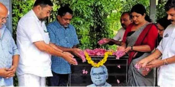 ചെയര്മാന്റെ മുന്നറിയിപ്പ് കിട്ടിയതിന് പിന്നാലെ പാര്ട്ടി വിരുദ്ധ വേദി പങ്കിട്ട് കേരളകോണ്ഗ്രസ് (എം) വനിത നേതാവ് ചെയര്മാന്റെ മുന്നറിയിപ്പ് കിട്ടിയതിന് പിന്നാലെ പാര്ട്ടി വിരുദ്ധ വേദി പങ്കിട്ട് കേരളകോണ്ഗ്രസ് (എം) വനിത നേതാവ്