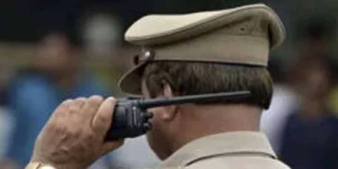സുഹൃത്തായ യുവതിയെ പീഡിപ്പിച്ച കേസില് വിജിലന്സ് പോലീസ് ഓഫീസര് അറസ്റ്റില് സുഹൃത്തായ യുവതിയെ പീഡിപ്പിച്ച കേസില് വിജിലന്സ് പോലീസ് ഓഫീസര് അറസ്റ്റില്