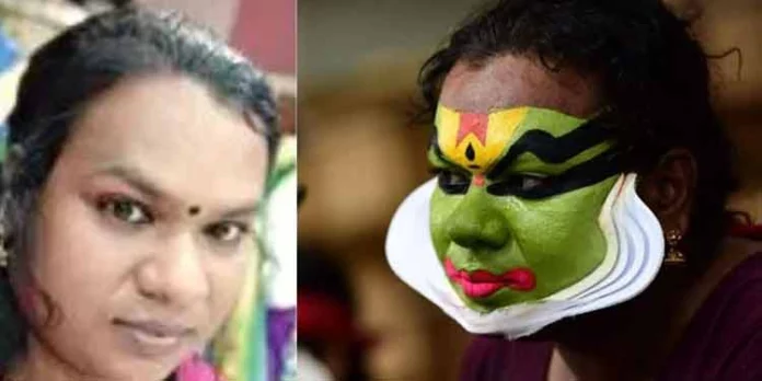 കഥകളിയില് അരങ്ങേറ്റത്തോടെ ചരിത്രം കുറിച്ച് ട്രാന്സ് യുവതി. കഥകളിയില് അരങ്ങേറ്റത്തോടെ ചരിത്രം കുറിച്ച് ട്രാന്സ് യുവതി.