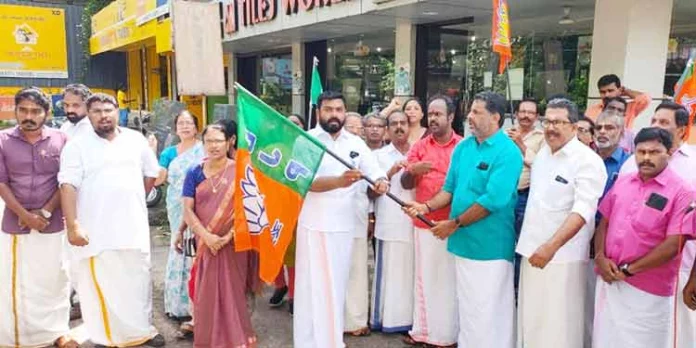 വാഹന പ്രചരണ ജാഥ നടത്തി വാഹന പ്രചരണ ജാഥ നടത്തി