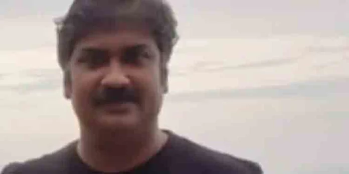മൂന്നാറില് മണ്ണിടിച്ചിലിൽ കാണാതായ രൂപേഷിന്റെ മൃതദേഹം കണ്ടെത്തി മൂന്നാറില് മണ്ണിടിച്ചിലിൽ കാണാതായ രൂപേഷിന്റെ മൃതദേഹം കണ്ടെത്തി