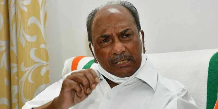വിഭജനത്തിന് ശേഷം ഇന്ത്യയെ കലാപഭൂമിയാകാതെ സംരക്ഷിച്ചത് നെഹ്റു : എകെ ആന്റണി വിഭജനത്തിന് ശേഷം ഇന്ത്യയെ കലാപഭൂമിയാകാതെ സംരക്ഷിച്ചത് നെഹ്റു : എകെ ആന്റണി
