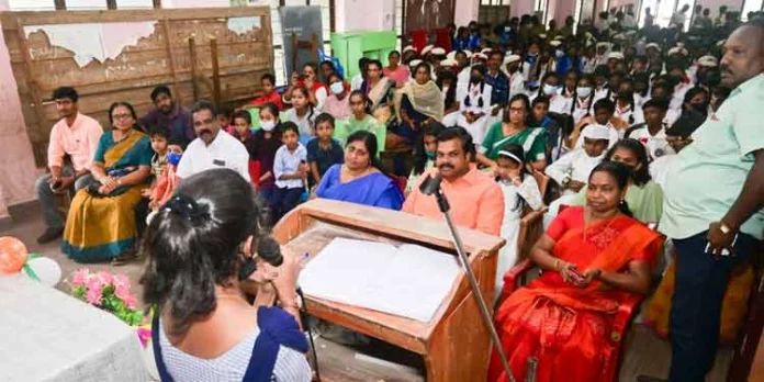 കോന്നിയിൽ ശിശുദിനാഘോഷം നടന്നു കോന്നിയിൽ ശിശുദിനാഘോഷം നടന്നു
