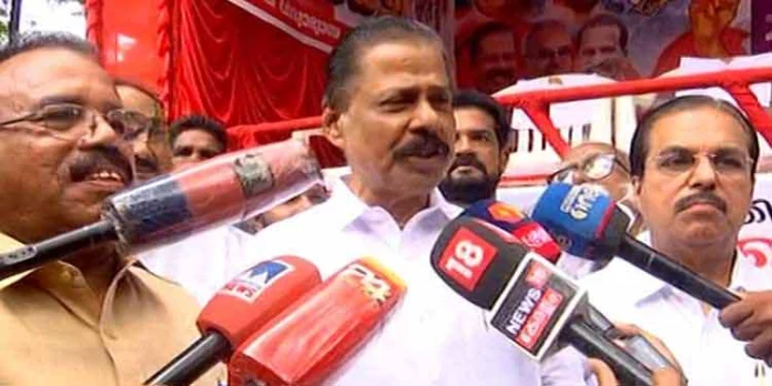 ഇങ്ങനെ യു.ഡി.എഫിൽ തുടരേണ്ടതുണ്ടോയെന്ന് ലീഗ് ചിന്തിക്കണം ; ലീഗിനെ മറുകണ്ടം ചാടിക്കാന് എം.വി ഗോവിന്ദന് ഇങ്ങനെ യു.ഡി.എഫിൽ തുടരേണ്ടതുണ്ടോയെന്ന് ലീഗ് ചിന്തിക്കണം ; ലീഗിനെ മറുകണ്ടം ചാടിക്കാന് എം.വി ഗോവിന്ദന്