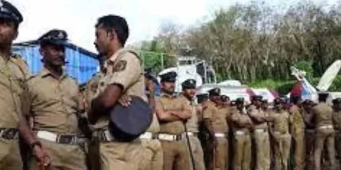 ഐ.എസ് അനുഭാവികളെന്ന് സംശയിക്കുന്നവരുടെ വീടുകളില് പരിശോധന ഐ.എസ് അനുഭാവികളെന്ന് സംശയിക്കുന്നവരുടെ വീടുകളില് പരിശോധന