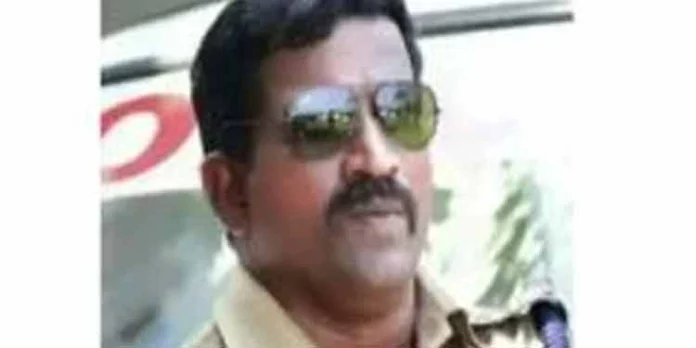 കൂട്ടബലാത്സംഗ പരാതി : എസ്ഐ സുനുവിനെ ചോദ്യം ചെയ്യലിനു ശേഷം വിട്ടയച്ചു കൂട്ടബലാത്സംഗ പരാതി : എസ്ഐ സുനുവിനെ ചോദ്യം ചെയ്യലിനു ശേഷം വിട്ടയച്ചു