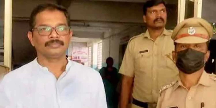 ശ്രീനിവാസൻ വധക്കേസ് : പോപ്പുലർ ഫ്രണ്ട് നേതാവ് യഹിയ തങ്ങൾ അറസ്റ്റിൽ ശ്രീനിവാസൻ വധക്കേസ് : പോപ്പുലർ ഫ്രണ്ട് നേതാവ് യഹിയ തങ്ങൾ അറസ്റ്റിൽ