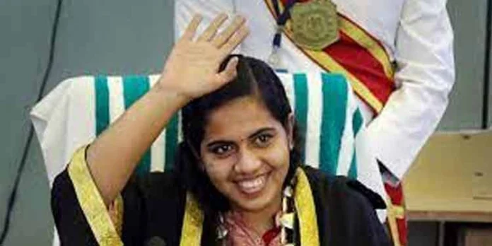 മേയര് ആര്യാ രാജേന്ദ്രനും കോര്പ്പറേഷന് സെക്രട്ടറിക്കും ഓംബുഡ്സ്മാന് നോട്ടീസ് അയച്ചു മേയര് ആര്യാ രാജേന്ദ്രനും കോര്പ്പറേഷന് സെക്രട്ടറിക്കും ഓംബുഡ്സ്മാന് നോട്ടീസ് അയച്ചു