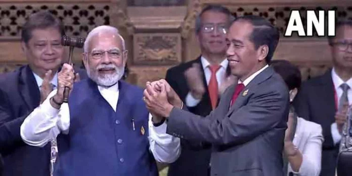 ജി20 അധ്യക്ഷ സ്ഥാനം ഏറ്റെടുത്ത് പ്രധാനമന്ത്രി നരേന്ദ്ര മോദി ജി20 അധ്യക്ഷ സ്ഥാനം ഏറ്റെടുത്ത് പ്രധാനമന്ത്രി നരേന്ദ്ര മോദി