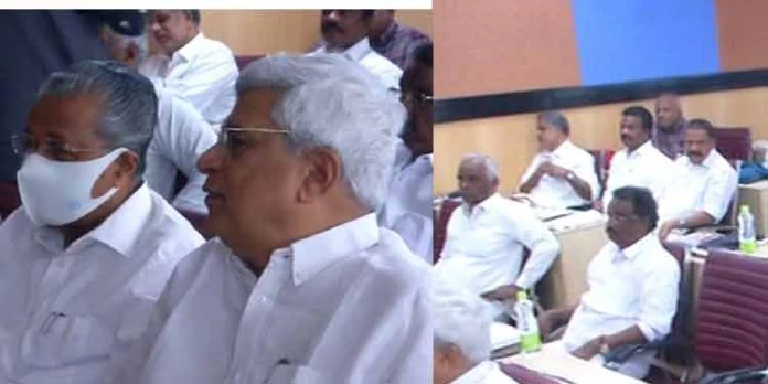 ഗവര്ണര് വിഷയത്തില് യുഡിഎഫിലെ ഭിന്നത മുതലെടുക്കാൻ സി.പി.എം ഗവര്ണര് വിഷയത്തില് യുഡിഎഫിലെ ഭിന്നത മുതലെടുക്കാൻ സി.പി.എം