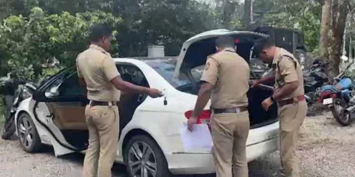 യുവതിയെ കാറില് തട്ടിക്കൊണ്ടുപോയി ബലാത്സംഗം ചെയ്തെന്നു പരാതി യുവതിയെ കാറില് തട്ടിക്കൊണ്ടുപോയി ബലാത്സംഗം ചെയ്തെന്നു പരാതി