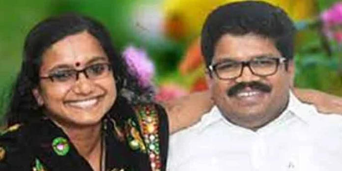 രാഗേഷും പ്രിയവര്ഗീസും വേര്പിരിയലിലേയ്ക്ക് നടന്നടുക്കുന്നുവെന്ന് സൂചന നല്കി പ്രിയയുടെ പോസ്റ്റ് രാഗേഷും പ്രിയവര്ഗീസും വേര്പിരിയലിലേയ്ക്ക് നടന്നടുക്കുന്നുവെന്ന് സൂചന നല്കി പ്രിയയുടെ പോസ്റ്റ്