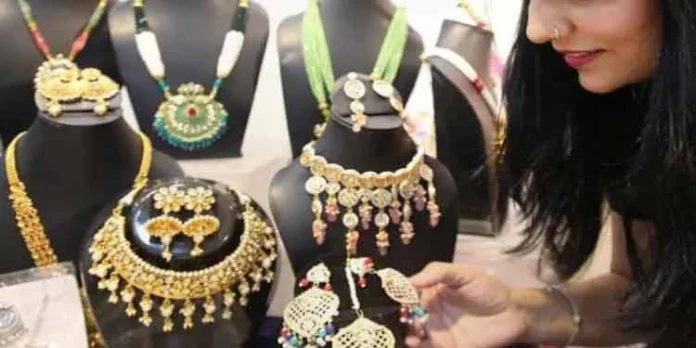 സംസ്ഥാനത്ത് സ്വർണവില ഉയർന്നു സംസ്ഥാനത്ത് സ്വർണവില ഉയർന്നു