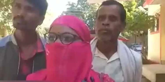 നിര്ബന്ധിത മതപരിവര്ത്തനം ; നടപടിയെടുക്കാന് ആവശ്യപ്പെട്ട് ദേശീയ വനിതാ കമ്മീഷന് നിര്ബന്ധിത മതപരിവര്ത്തനം ; നടപടിയെടുക്കാന് ആവശ്യപ്പെട്ട് ദേശീയ വനിതാ കമ്മീഷന്