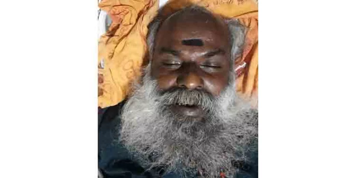ആറന്മുള ക്ഷേത്രത്തിന് സമീപം ആറ്റുകടവില് അജ്ഞാതന് കുഴഞ്ഞു വീണു മരിച്ചു ആറന്മുള ക്ഷേത്രത്തിന് സമീപം ആറ്റുകടവില് അജ്ഞാതന് കുഴഞ്ഞു വീണു മരിച്ചു