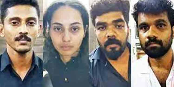 കാറില് കൂട്ടബലാത്സംഗത്തിന് ഇരയാക്കിയ സംഭവം ; അന്വേഷണം ഊര്ജിതമാക്കി പോലീസ് കാറില് കൂട്ടബലാത്സംഗത്തിന് ഇരയാക്കിയ സംഭവം ; അന്വേഷണം ഊര്ജിതമാക്കി പോലീസ്