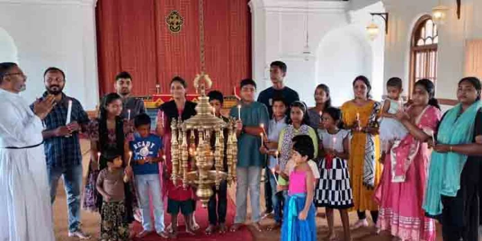 ഫിഫ ലോക കപ്പ് ; ദൈവാലയത്തിനുള്ളിൽ ദീപങ്ങൾ തെളിയിച്ച് ബി.ഇ.സി യൂത്ത് ഫോറം പ്രവർത്തകർ ഫിഫ ലോക കപ്പ് ; ദൈവാലയത്തിനുള്ളിൽ ദീപങ്ങൾ തെളിയിച്ച് ബി.ഇ.സി യൂത്ത് ഫോറം പ്രവർത്തകർ