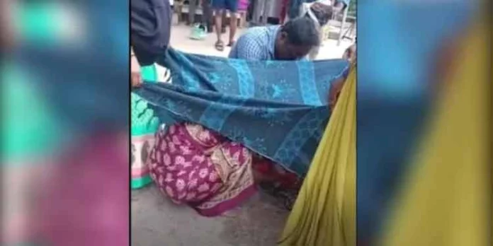 ആശുപത്രിയില് പ്രവേശനം നിഷേധിക്കപ്പെട്ട യുവതി സമീപമുള്ള റോഡില് പ്രസവിച്ചു ആശുപത്രിയില് പ്രവേശനം നിഷേധിക്കപ്പെട്ട യുവതി സമീപമുള്ള റോഡില് പ്രസവിച്ചു