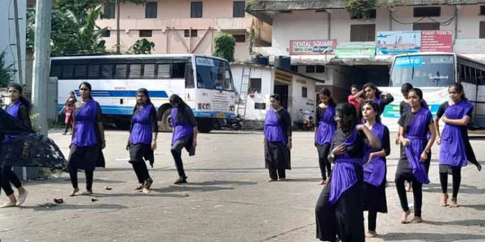 തീം ഷോ സംഘടിപ്പിച്ചു തീം ഷോ സംഘടിപ്പിച്ചു