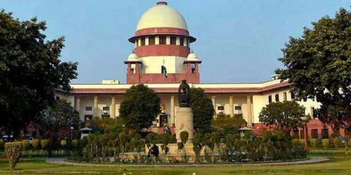 ഇഡബ്ല്യൂഎസ് സംവരണം : സുപ്രീം കോടതി വിധിക്കെതിരെ പുനഃപരിശോധനാ ഹർജി നൽകി കോൺഗ്രസ് ഇഡബ്ല്യൂഎസ് സംവരണം : സുപ്രീം കോടതി വിധിക്കെതിരെ പുനഃപരിശോധനാ ഹർജി നൽകി കോൺഗ്രസ്