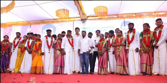 പാവപ്പെട്ട യുവതികളുടെ വിവാഹം നടത്തി നടൻ വിശാൽ പാവപ്പെട്ട യുവതികളുടെ വിവാഹം നടത്തി നടൻ വിശാൽ