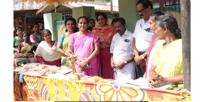 മല്ലപ്പുഴശേരി ഗ്രാമപഞ്ചായത്ത് കുടുംബശ്രീ സിഡിഎസിന്റെ മാസ ചന്ത ആരംഭിച്ചു മല്ലപ്പുഴശേരി ഗ്രാമപഞ്ചായത്ത് കുടുംബശ്രീ സിഡിഎസിന്റെ മാസ ചന്ത ആരംഭിച്ചു