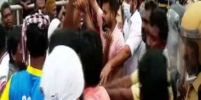 കോതിയില് ശുചിമുറി മാലിന്യ സംസ്കരണ പ്ലാന്റിന്റെ നിര്മ്മാണ പ്രവൃത്തികള് ഇന്നും തുടരും കോതിയില് ശുചിമുറി മാലിന്യ സംസ്കരണ പ്ലാന്റിന്റെ നിര്മ്മാണ പ്രവൃത്തികള് ഇന്നും തുടരും