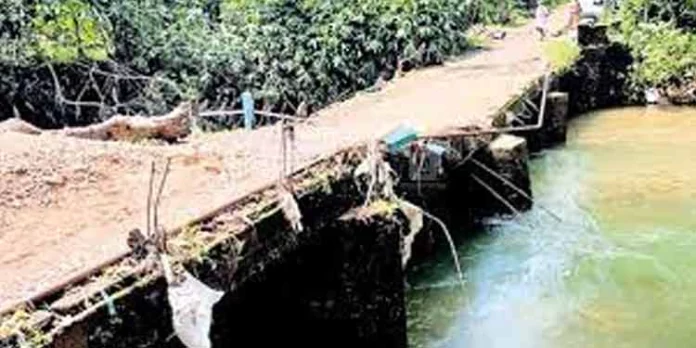 കോരുത്തോട് പഴയ പനക്കച്ചിറ പാലം അപകടാവസ്ഥയില് കോരുത്തോട് പഴയ പനക്കച്ചിറ പാലം അപകടാവസ്ഥയില്