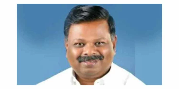 ദേവികുളം മുന് എംഎല്എ എസ്.രാജേന്ദ്രന് കോടതിയെ സമീപിച്ചു ; റവന്യൂ വകുപ്പിന്റെ നടപടികള് കോടതി സ്റ്റേ ചെയ്തു ദേവികുളം മുന് എംഎല്എ എസ്.രാജേന്ദ്രന് കോടതിയെ സമീപിച്ചു ; റവന്യൂ വകുപ്പിന്റെ നടപടികള് കോടതി സ്റ്റേ ചെയ്തു