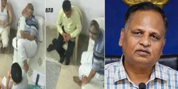 സത്യേന്ദർ ജെയിന് ജയിലിൽ വിവിഐപി ചികിത്സ നൽകാൻ 10 പേരെ നിയോഗിച്ചു സത്യേന്ദർ ജെയിന് ജയിലിൽ വിവിഐപി ചികിത്സ നൽകാൻ 10 പേരെ നിയോഗിച്ചു