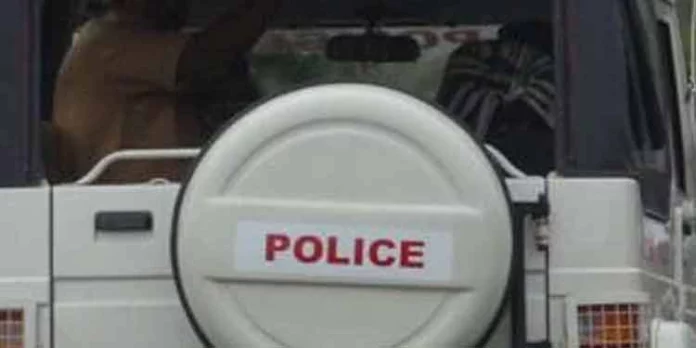 ബൈക്ക് യാത്രികനെ കാര് ഇടിച്ചുവീഴ്ത്തി തട്ടിക്കൊണ്ടുപോകാന് ശ്രമo : മൂന്നംഗ സംഘം അറസ്റ്റില് ബൈക്ക് യാത്രികനെ കാര് ഇടിച്ചുവീഴ്ത്തി തട്ടിക്കൊണ്ടുപോകാന് ശ്രമo : മൂന്നംഗ സംഘം അറസ്റ്റില്