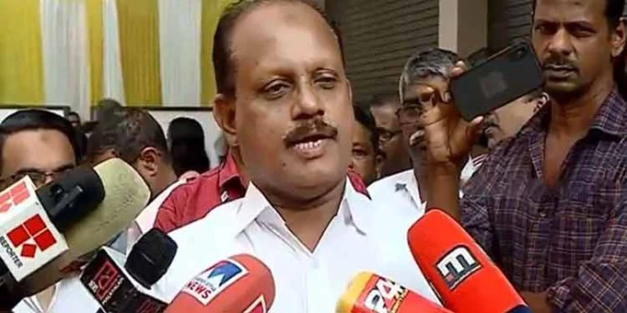 സമരം ക്രിമിനല് സ്വഭാവത്തിലേക്ക് മാറി : അഹമ്മദ് ദേവര്കോവില് സമരം ക്രിമിനല് സ്വഭാവത്തിലേക്ക് മാറി : അഹമ്മദ് ദേവര്കോവില്