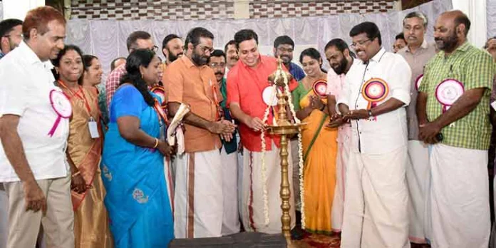 റവന്യൂ ജില്ലാ കലോത്സവത്തിന് തുടക്കം ; മത്സരങ്ങൾ ആരോഗ്യകരമാകണം – സ്പീക്കർ എ.എൻ ഷംസീർ റവന്യൂ ജില്ലാ കലോത്സവത്തിന് തുടക്കം ; മത്സരങ്ങൾ ആരോഗ്യകരമാകണം – സ്പീക്കർ എ.എൻ ഷംസീർ