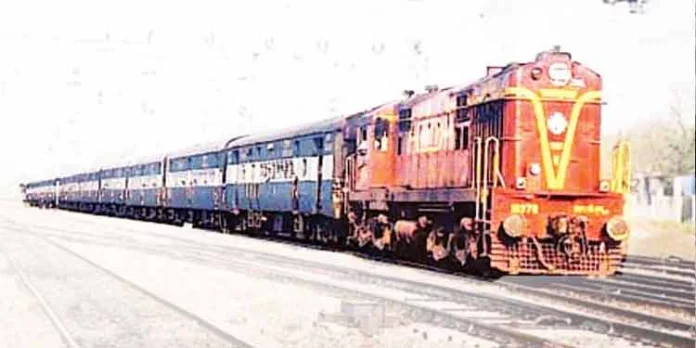 ശബരി റെയില്പാത : വന്ദേഭാരത് ട്രെയിന് ഉള്പ്പെടെ ഓടിക്കാന് കഴിയുംവിധം വൈദ്യുതീകരണ സംവിധാനത്തില് പുതുക്കിയ എസ്റ്റിമേറ്റ് ശബരി റെയില്പാത : വന്ദേഭാരത് ട്രെയിന് ഉള്പ്പെടെ ഓടിക്കാന് കഴിയുംവിധം വൈദ്യുതീകരണ സംവിധാനത്തില് പുതുക്കിയ എസ്റ്റിമേറ്റ്