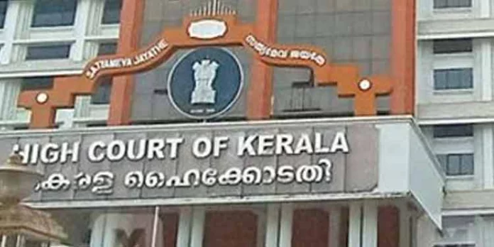 നിലക്കല് മുതല് പമ്പ വരെ റോഡരികില് വാഹനങ്ങള് പാര്ക്ക് ചെയ്യരുത് ; ഹൈക്കോടതി നിലക്കല് മുതല് പമ്പ വരെ റോഡരികില് വാഹനങ്ങള് പാര്ക്ക് ചെയ്യരുത് ; ഹൈക്കോടതി
