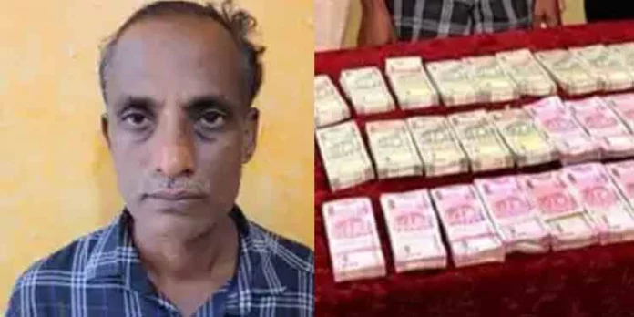 44 ലക്ഷം രൂപയുടെ കുഴല്പ്പണവുമായി തമിഴ്നാട് സ്വദേശി പിടിയില് 44 ലക്ഷം രൂപയുടെ കുഴല്പ്പണവുമായി തമിഴ്നാട് സ്വദേശി പിടിയില്