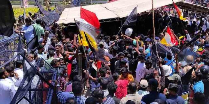 വിഴിഞ്ഞം സമരത്തിനെതിരായി കോടതിയലക്ഷ്യ ഹര്ജി ഇന്ന് ഹൈക്കോടതിയുടെ പരിഗണനയില് വിഴിഞ്ഞം സമരത്തിനെതിരായി കോടതിയലക്ഷ്യ ഹര്ജി ഇന്ന് ഹൈക്കോടതിയുടെ പരിഗണനയില്