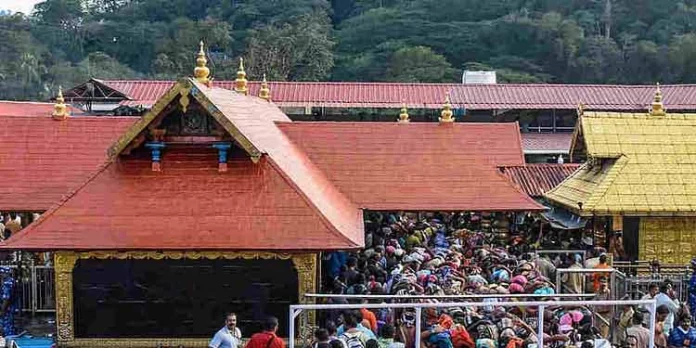 ഉടുത്തു കൊണ്ട് വരുന്ന വസ്ത്രങ്ങള് ഭക്തര് പമ്പാ നദിയിലേക്ക് ഒഴുക്കുന്നത് ഒഴിവാക്കണo ; ശബരിമല തന്ത്രി ഉടുത്തു കൊണ്ട് വരുന്ന വസ്ത്രങ്ങള് ഭക്തര് പമ്പാ നദിയിലേക്ക് ഒഴുക്കുന്നത് ഒഴിവാക്കണo ; ശബരിമല തന്ത്രി