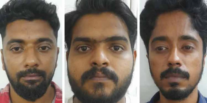 തട്ടുകടയിൽ ഭക്ഷണം കഴിക്കാൻ എത്തിയ കോളേജ് വിദ്യാർത്ഥികളായ യുവതിയെയും സുഹൃത്തിനെയും ആക്രമിച്ച കേസിൽ മൂന്നുപേരെ പോലീസ് അറസ്റ്റ് ചെയ്തു തട്ടുകടയിൽ ഭക്ഷണം കഴിക്കാൻ എത്തിയ കോളേജ് വിദ്യാർത്ഥികളായ യുവതിയെയും സുഹൃത്തിനെയും ആക്രമിച്ച കേസിൽ മൂന്നുപേരെ പോലീസ് അറസ്റ്റ് ചെയ്തു
