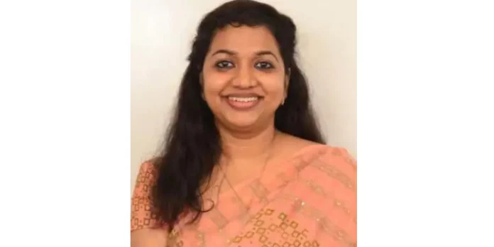 ഉമ്മൻചാണ്ടിയുടെ മകൾ മറിയ ഉമ്മൻ ഡോക്ടറേറ്റ് കരസ്ഥമാക്കി ഉമ്മൻചാണ്ടിയുടെ മകൾ മറിയ ഉമ്മൻ ഡോക്ടറേറ്റ് കരസ്ഥമാക്കി