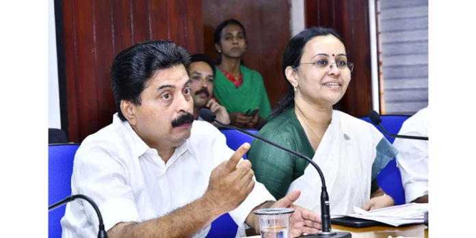 ഗ്രാമീണമേഖലയില് സമ്പൂര്ണമായി കുടിവെള്ള വിതരണം സാധ്യമാക്കും : മന്ത്രി റോഷി അഗസ്റ്റിന് ഗ്രാമീണമേഖലയില് സമ്പൂര്ണമായി കുടിവെള്ള വിതരണം സാധ്യമാക്കും : മന്ത്രി റോഷി അഗസ്റ്റിന്