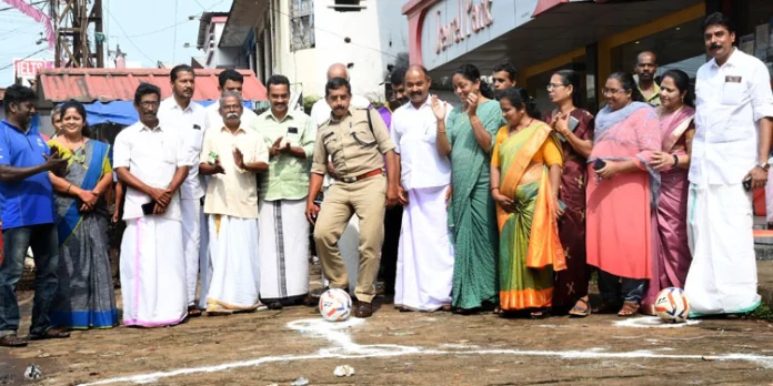 മല്ലപ്പള്ളി ടൗണിൽ വണ് മില്യണ് ഗോൾ ആഘോഷം നടത്തി മല്ലപ്പള്ളി ടൗണിൽ വണ് മില്യണ് ഗോൾ ആഘോഷം നടത്തി