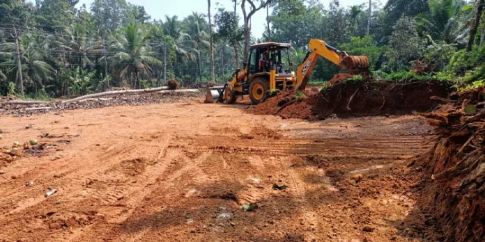 തിരുവാഭരണ പാതയിൽ സത്ര വേദി ഉയരുന്നു തിരുവാഭരണ പാതയിൽ സത്ര വേദി ഉയരുന്നു