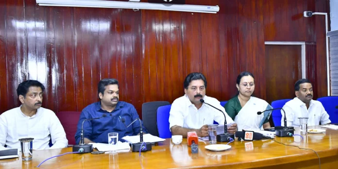 ശബരിമല തീര്ഥാടനം : ജലവിഭവവകുപ്പ് എല്ലാ ഒരുക്കങ്ങളും പൂര്ത്തിയാക്കി – മന്ത്രി റോഷി അഗസ്റ്റിന് ശബരിമല തീര്ഥാടനം : ജലവിഭവവകുപ്പ് എല്ലാ ഒരുക്കങ്ങളും പൂര്ത്തിയാക്കി – മന്ത്രി റോഷി അഗസ്റ്റിന്