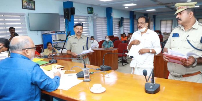 വിവരാവകാശ മറുപടികള്ക്ക് 30 ദിവസം എടുക്കരുത് : കമ്മീഷണര് വിവരാവകാശ മറുപടികള്ക്ക് 30 ദിവസം എടുക്കരുത് : കമ്മീഷണര്